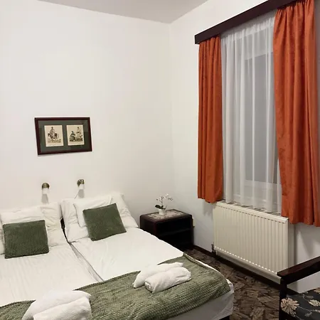 Aranyhidszallo 3*