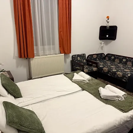 Aranyhidszallo 3*