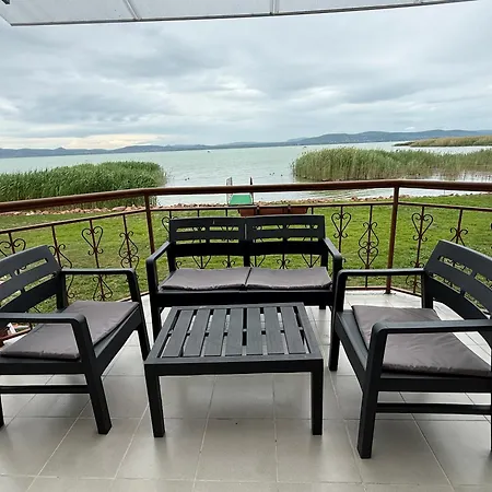 B&B Aranyhidszallo