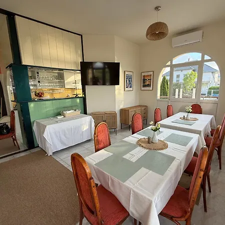 Aranyhidszallo B&B 3*